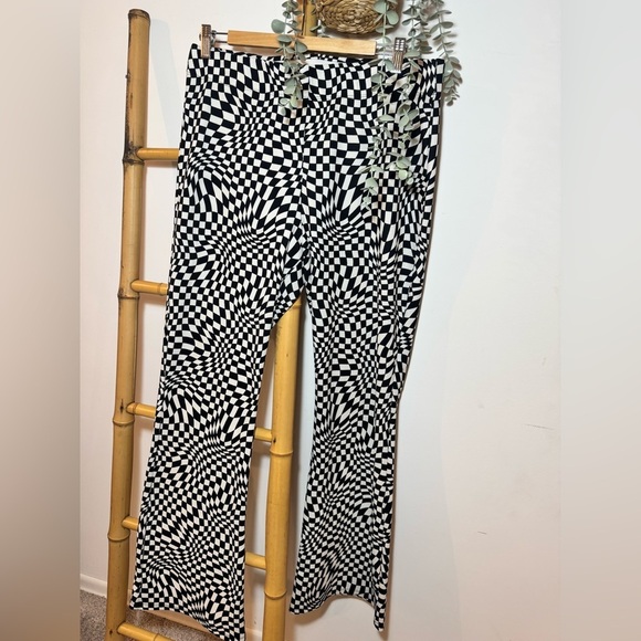 (3 For $20) Garage Flare Pants - Size XL - Picture 1 of 5